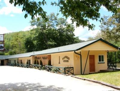 фото отеля Riverbend Lodging