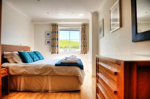 фото отеля Tregurrian Villas