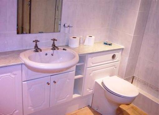 фото отеля Tregurrian Villas