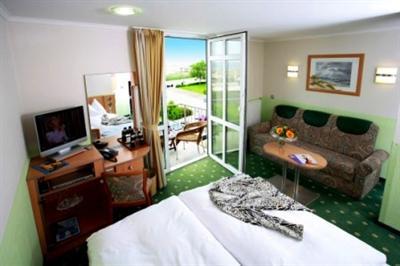 фото отеля Residenz-Strandhotel Rostock