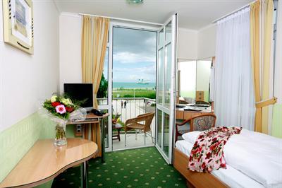 фото отеля Residenz-Strandhotel Rostock