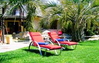 фото отеля Thulani Guesthouse Cape Town