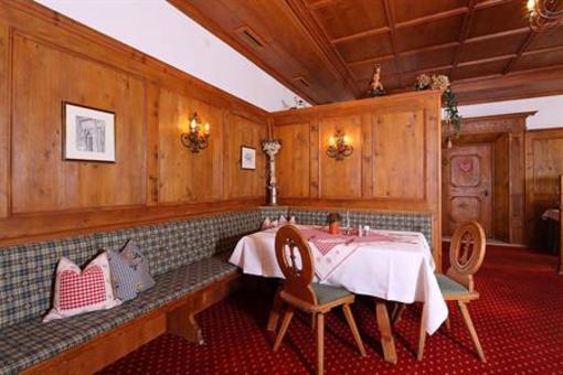 фото отеля Hotel Post Sankt Anton am Arlberg
