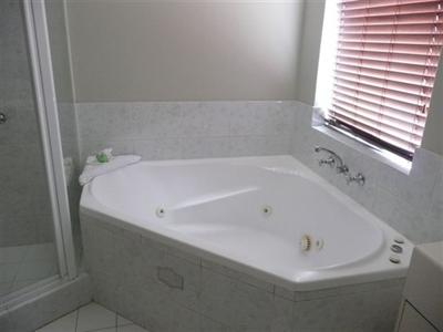 фото отеля Margaret River Holiday Hotel & Suites
