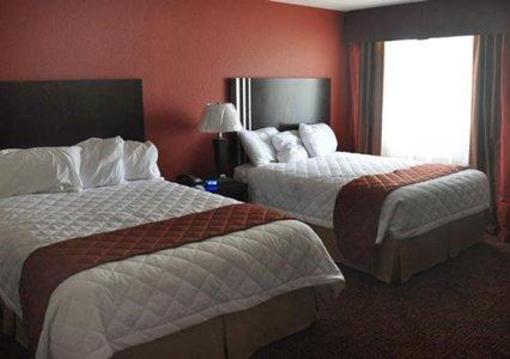 фото отеля Rodeway Inn & Suites near Okoboji Lake