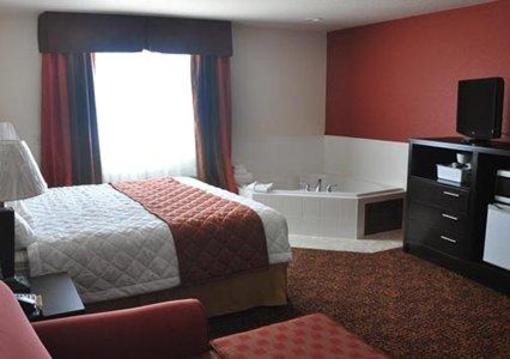 фото отеля Rodeway Inn & Suites near Okoboji Lake