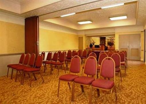 фото отеля Rodeway Inn Fayetteville