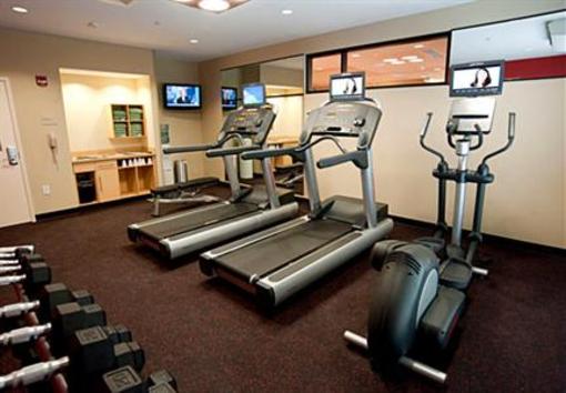 фото отеля TownePlace Suites Fort Wayne North