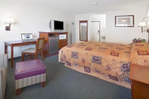 фото отеля America's Best Value Inn Bakersfield