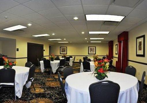 фото отеля Evangeline Downs Hotel