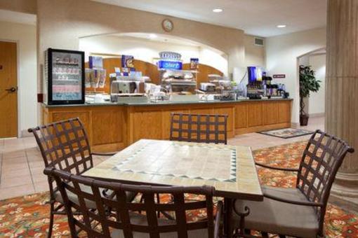 фото отеля Holiday Inn Express Belen
