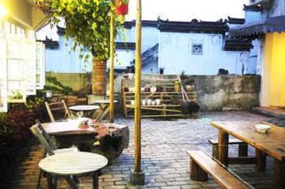фото отеля Ancient Town Youth Hostel