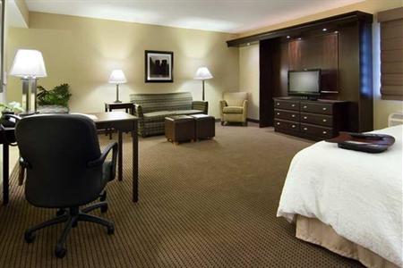 фото отеля Hampton Inn & Suites Omaha - Downtown