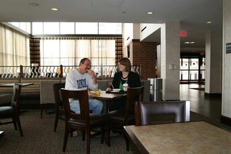 фото отеля Hampton Inn & Suites Omaha - Downtown