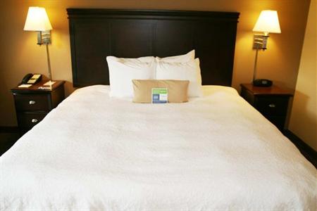фото отеля Hampton Inn & Suites Omaha - Downtown