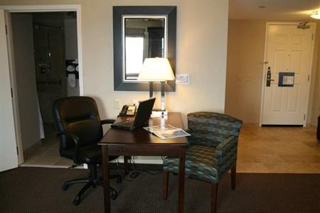 фото отеля Hampton Inn & Suites Omaha - Downtown