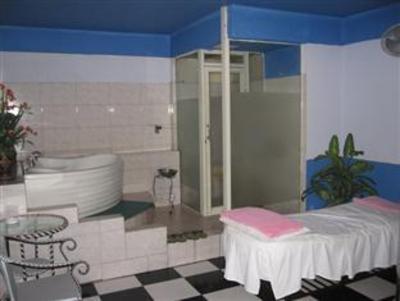 фото отеля Oasis 1 Hotel