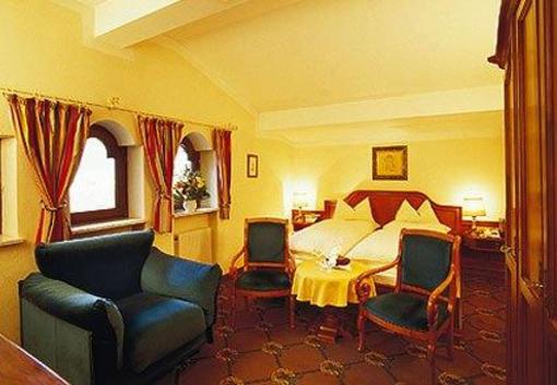фото отеля Hotel Zum Jungen Romer Radstadt
