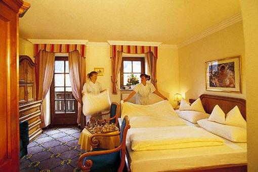 фото отеля Hotel Zum Jungen Romer Radstadt