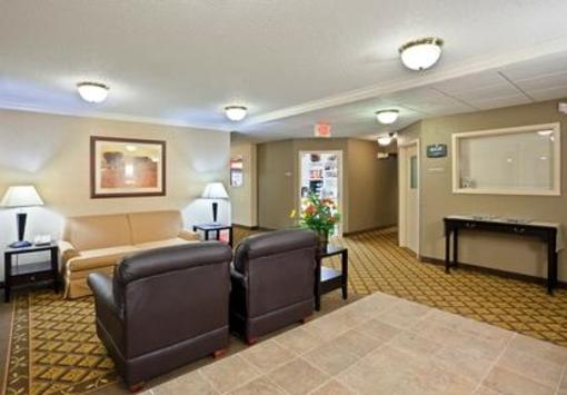 фото отеля Candlewood Suites Topeka