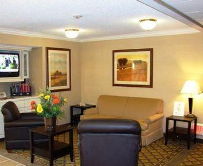 фото отеля Candlewood Suites Topeka