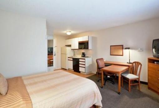 фото отеля Candlewood Suites Topeka