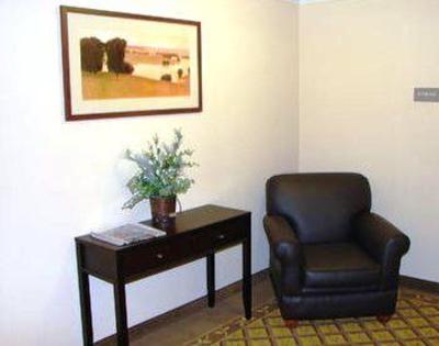 фото отеля Candlewood Suites Topeka