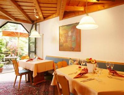 фото отеля Hotel Zollamt Kaiserslautern