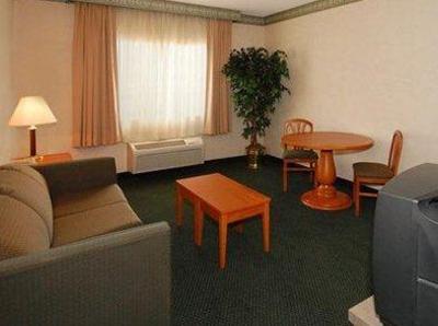 фото отеля Comfort Suites Metro Center Phoenix