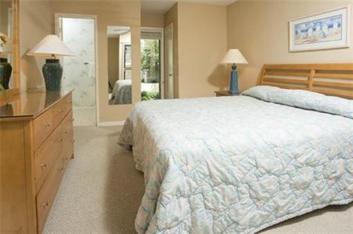 фото отеля ResortQuest Harbour Town Club Villas Hilton Head Island