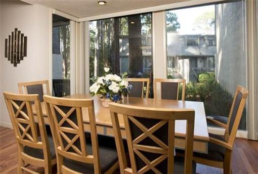 фото отеля ResortQuest Harbour Town Club Villas Hilton Head Island