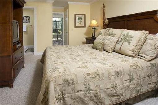 фото отеля ResortQuest Harbour Town Club Villas Hilton Head Island