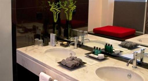фото отеля Hotel Dighton Oliveira de Azemeis