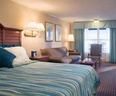 фото отеля Hyannis Harbor Hotel