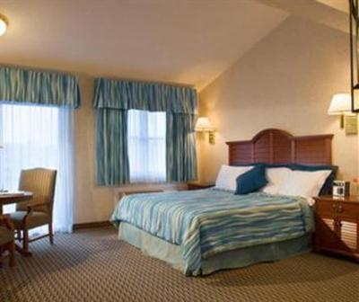 фото отеля Hyannis Harbor Hotel