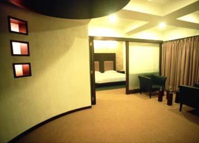 фото отеля Savoy Suites Hotel Mumbai