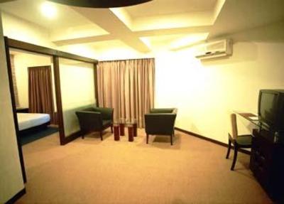 фото отеля Savoy Suites Hotel Mumbai