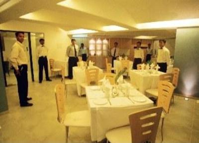 фото отеля Savoy Suites Hotel Mumbai