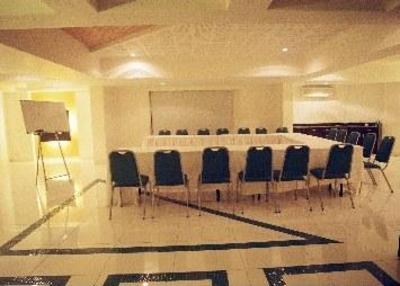 фото отеля Savoy Suites Hotel Mumbai