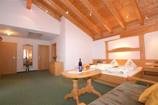 фото отеля Hotel Gasthof - Thaneller