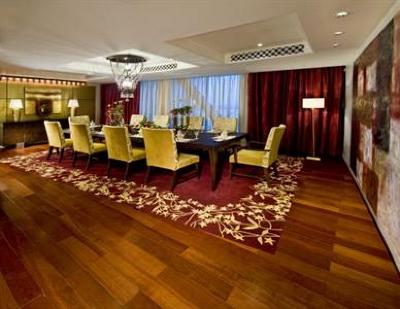 фото отеля The H Hotel Dubai