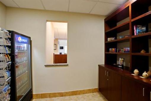 фото отеля Holiday Inn Express Hotel & Suites Twentynine Palms
