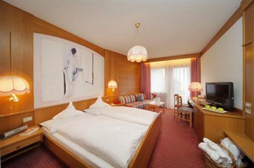 фото отеля Hotel Schwefelbad