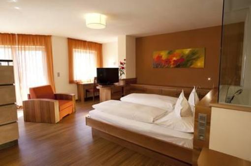 фото отеля Hotel Schwefelbad