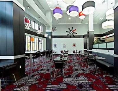 фото отеля Holiday Inn Express & Suites Columbus-Polaris Parkway
