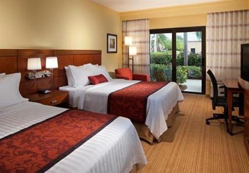 фото отеля Courtyard Miami Lakes