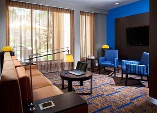 фото отеля Courtyard Miami Lakes