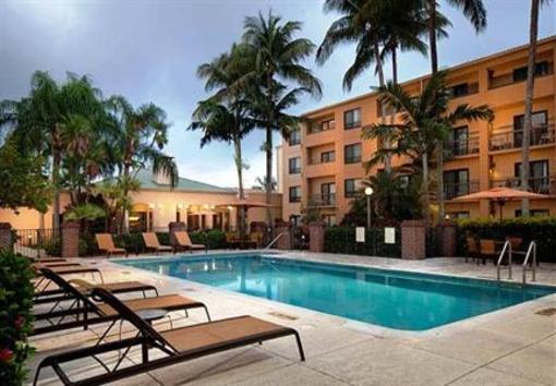 фото отеля Courtyard Miami Lakes