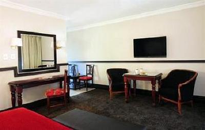фото отеля Court Classique Suite Hotel
