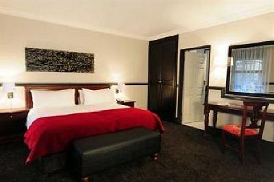 фото отеля Court Classique Suite Hotel